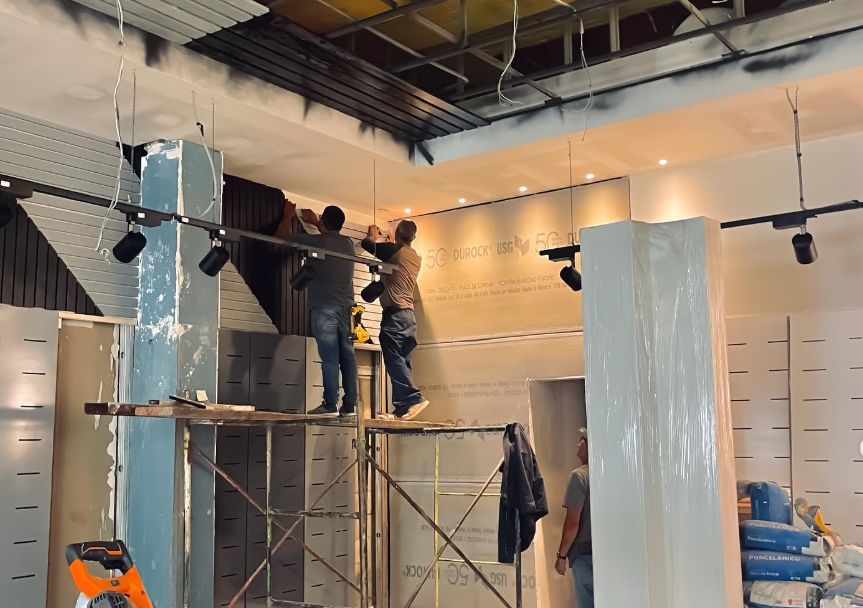 electricistas trabajndo