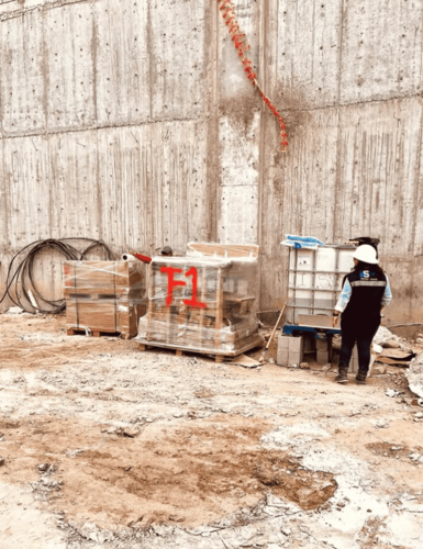 persona trabajando en construccion